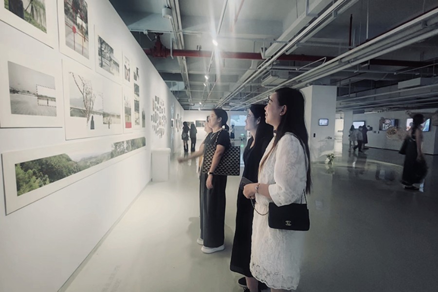 观看毕业展(三).jpg